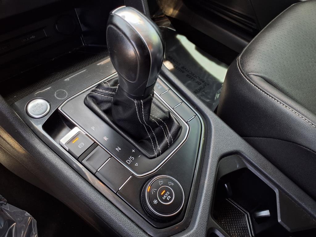 Vehicle image 23 of 35
