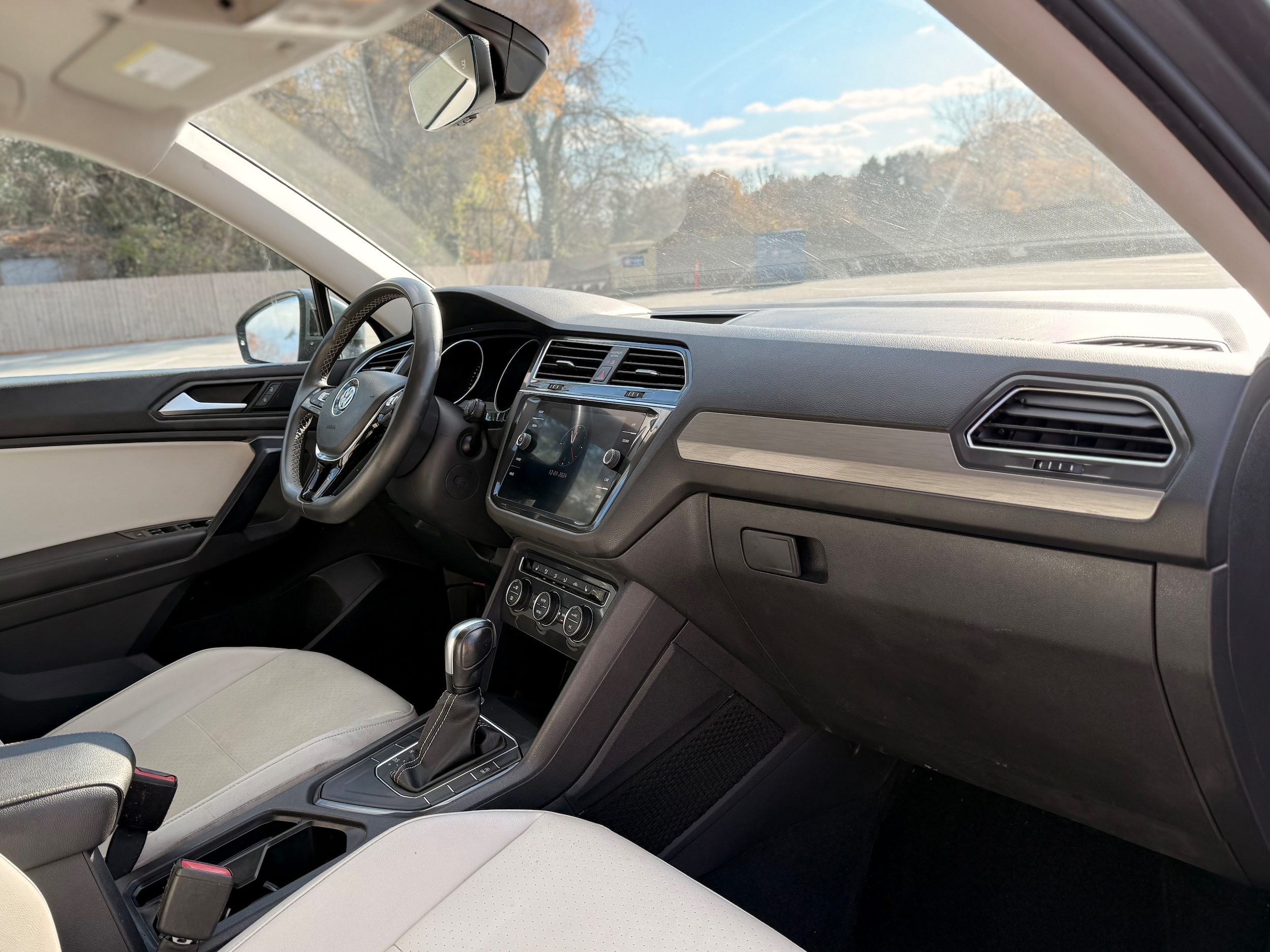 Vehicle image 24 of 33