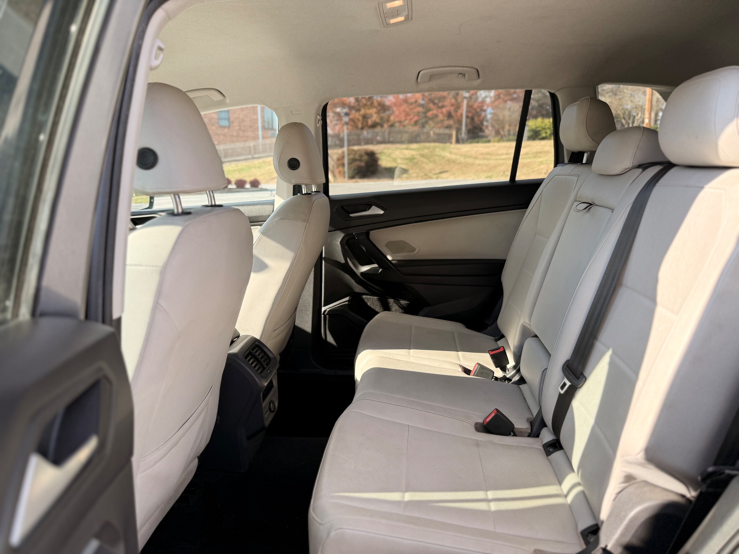 Vehicle image 16 of 33