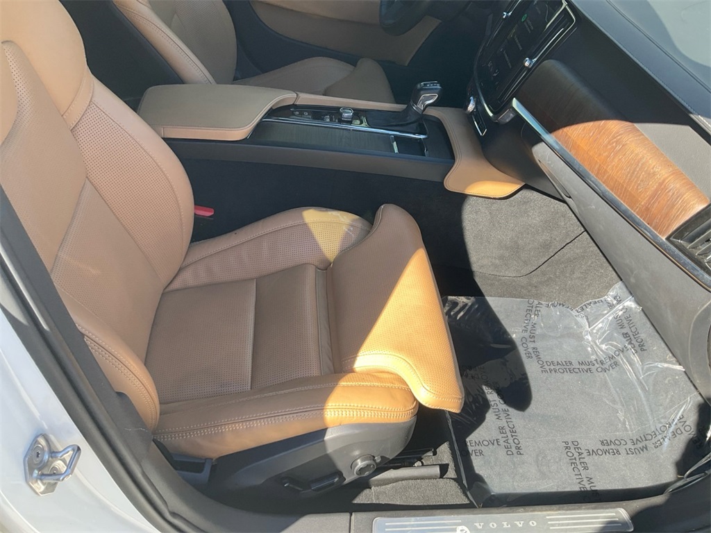 2021 Volvo S90 Inscription Image 13 of 36
