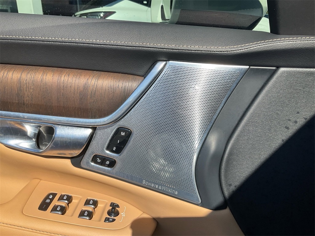2021 Volvo S90 Inscription Image 32 of 36