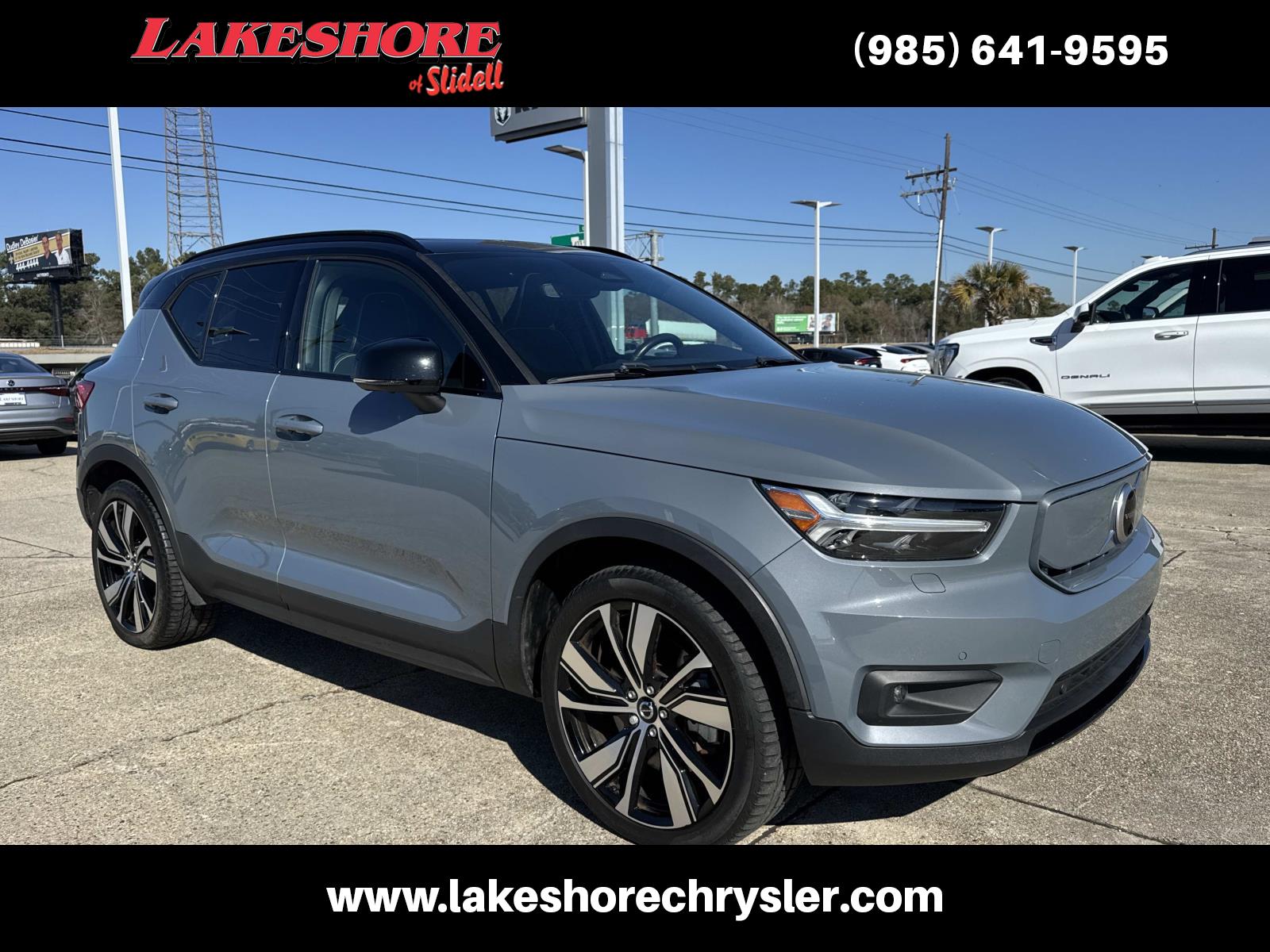 2021 Volvo XC40 Base Image 3 of 27