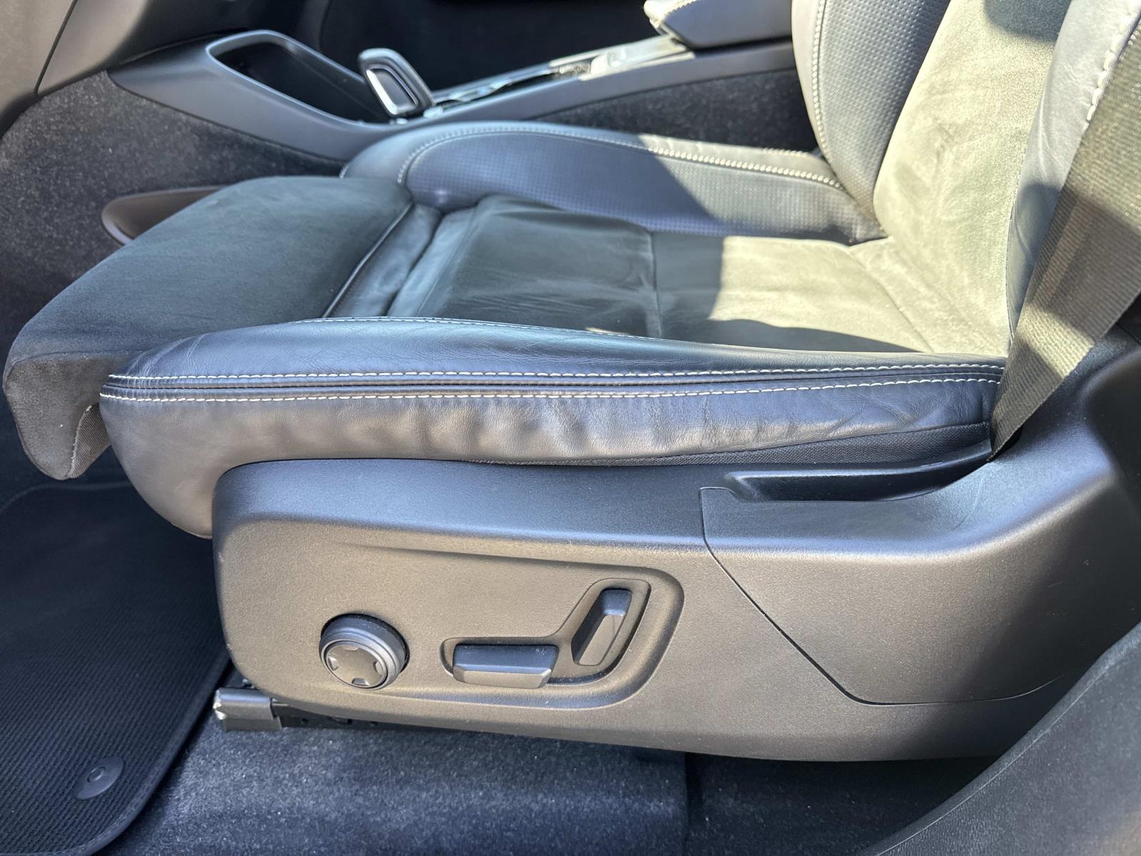 2021 Volvo XC40 Base Image 25 of 27