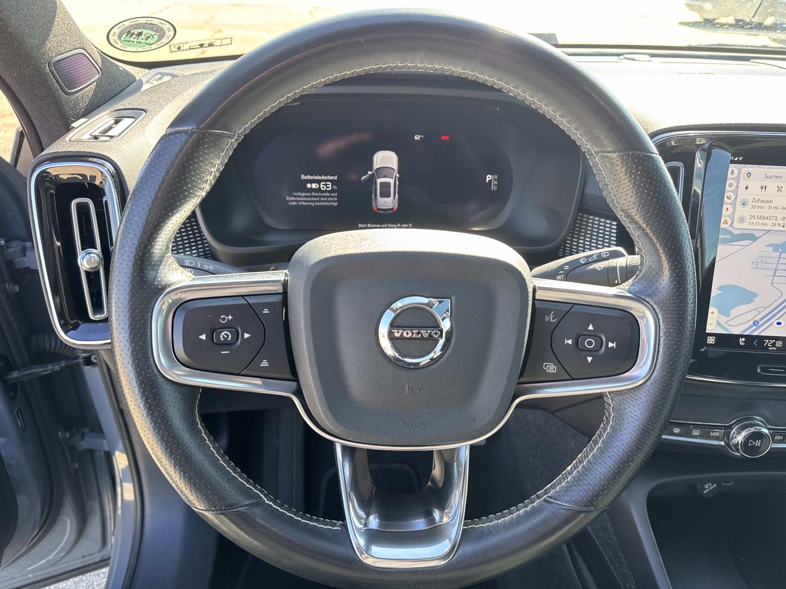 2021 Volvo XC40 Base Image 14 of 27