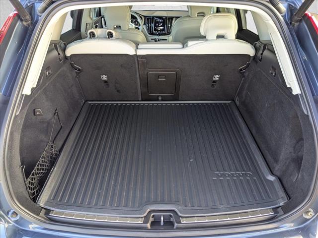 2021 Volvo XC60 Inscription Image 11 of 25