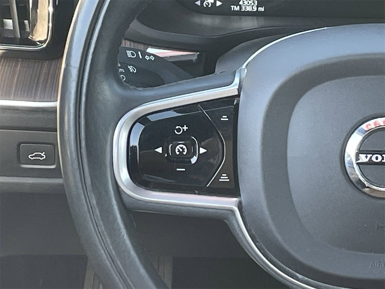 2021 Volvo XC60 Inscription Image 27 of 30