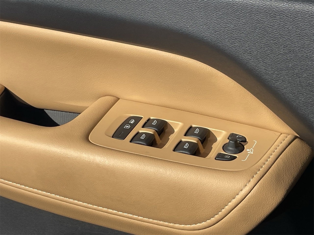 2021 Volvo XC60 Inscription Image 25 of 30