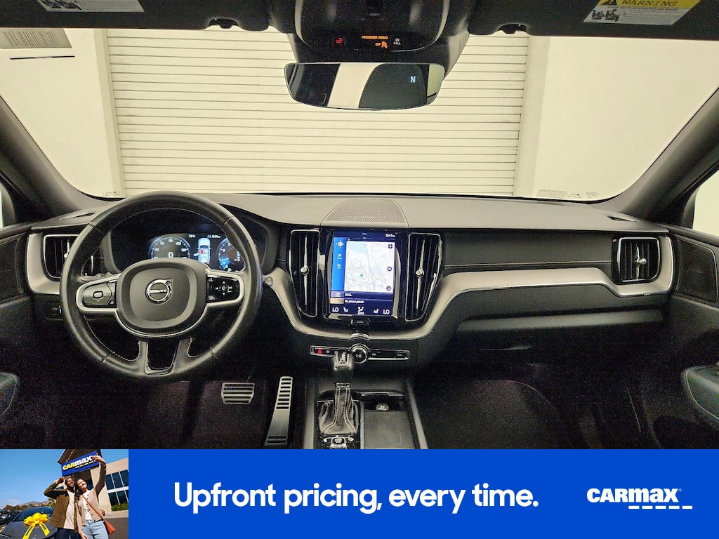 2021 Volvo XC60 R-Design Image 12 of 27