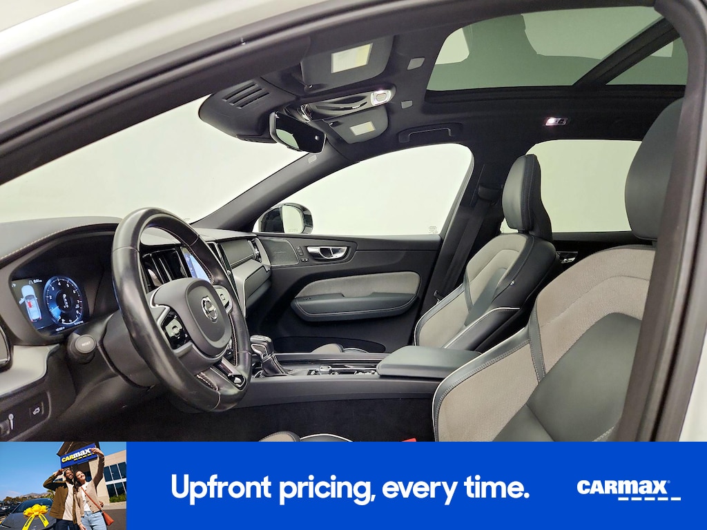 2021 Volvo XC60 R-Design Image 26 of 27