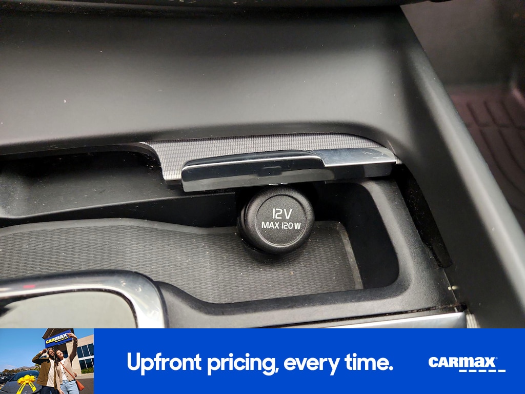 2021 Volvo XC60 R-Design Image 22 of 27