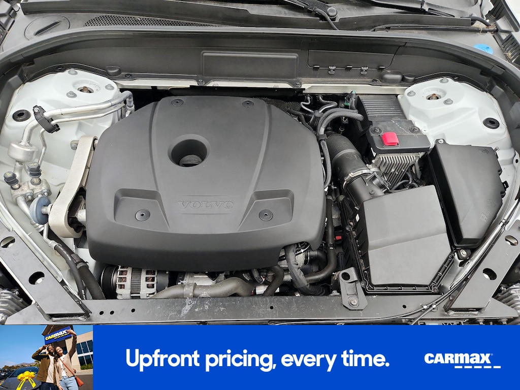 2021 Volvo XC60 R-Design Image 9 of 27