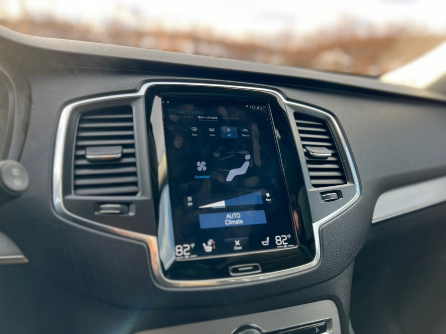 2021 Volvo XC90 Momentum Image 34 of 45