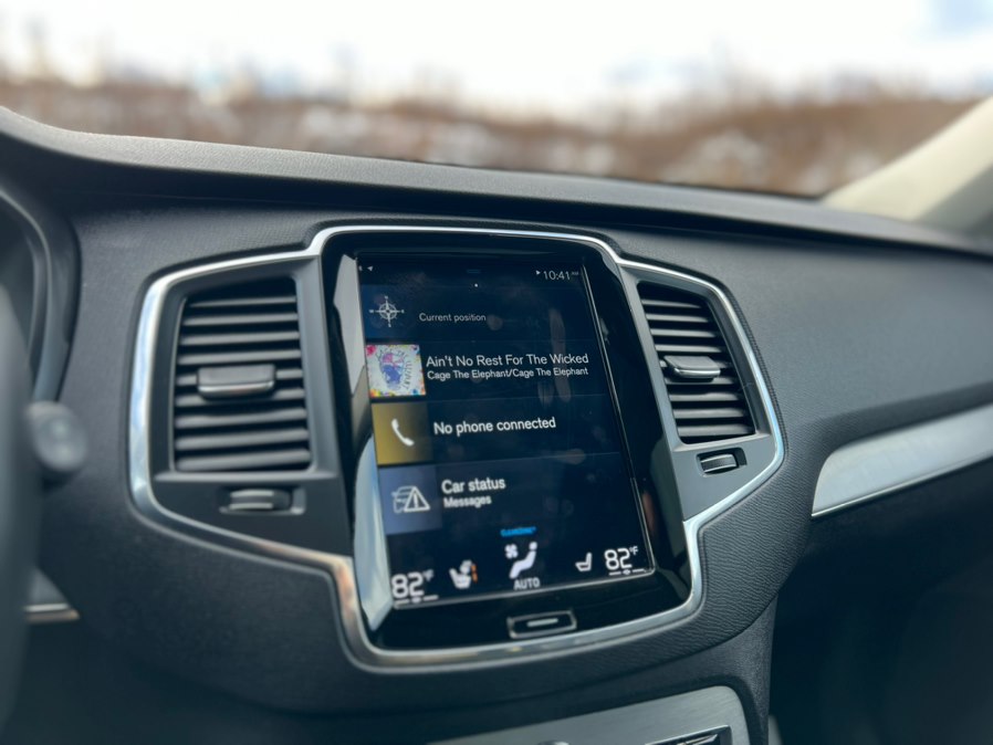 2021 Volvo XC90 Momentum Image 30 of 45