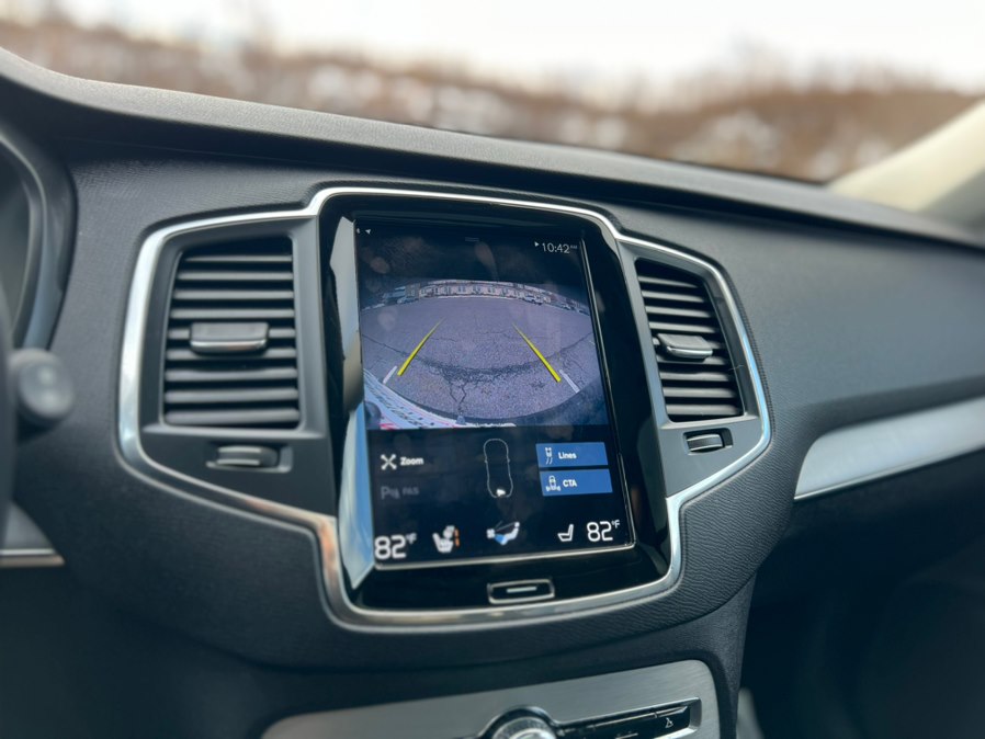2021 Volvo XC90 Momentum Image 27 of 45