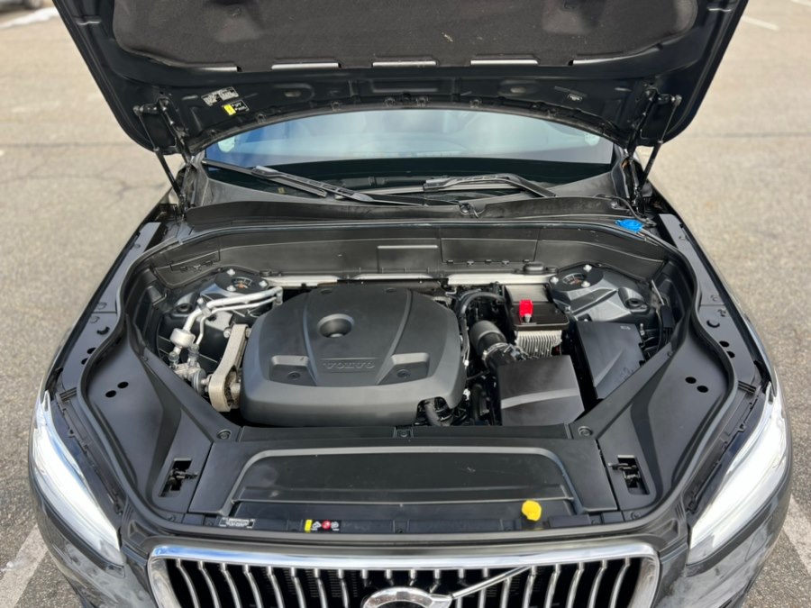 2021 Volvo XC90 Momentum Image 10 of 45