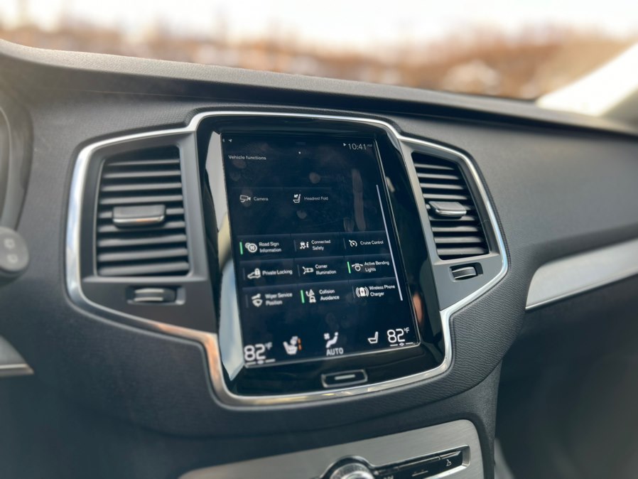 2021 Volvo XC90 Momentum Image 33 of 45