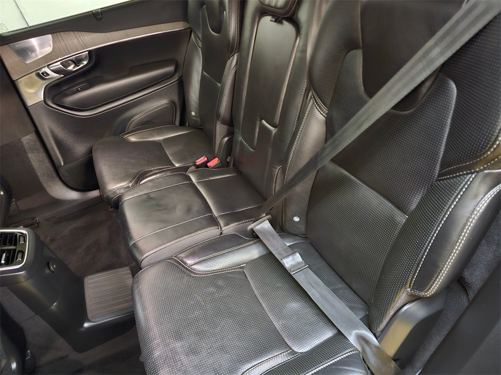 2021 Volvo XC90 Inscription Image 17 of 35