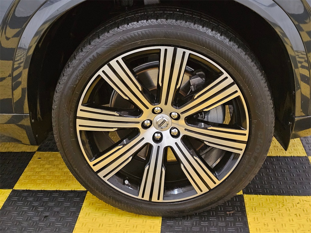 2021 Volvo XC90 Inscription Image 8 of 35
