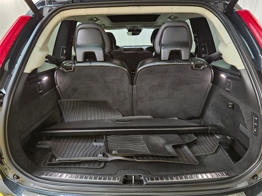2021 Volvo XC90 Inscription Image 9 of 35