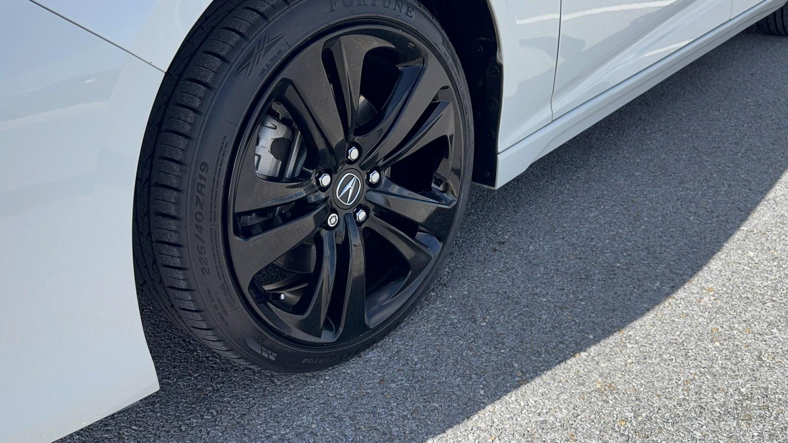 Vehicle image 9 of 23