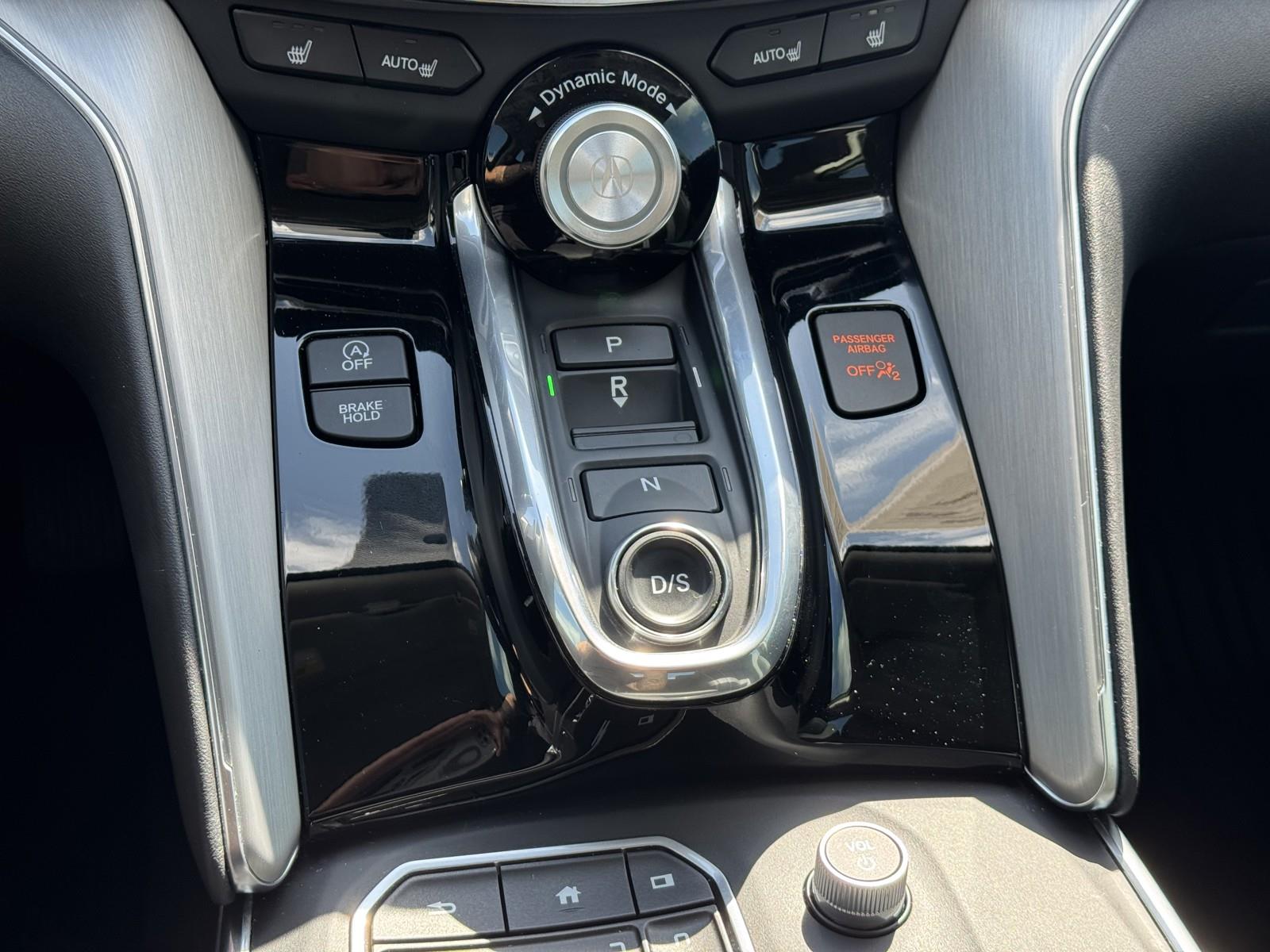 Vehicle image 19 of 23