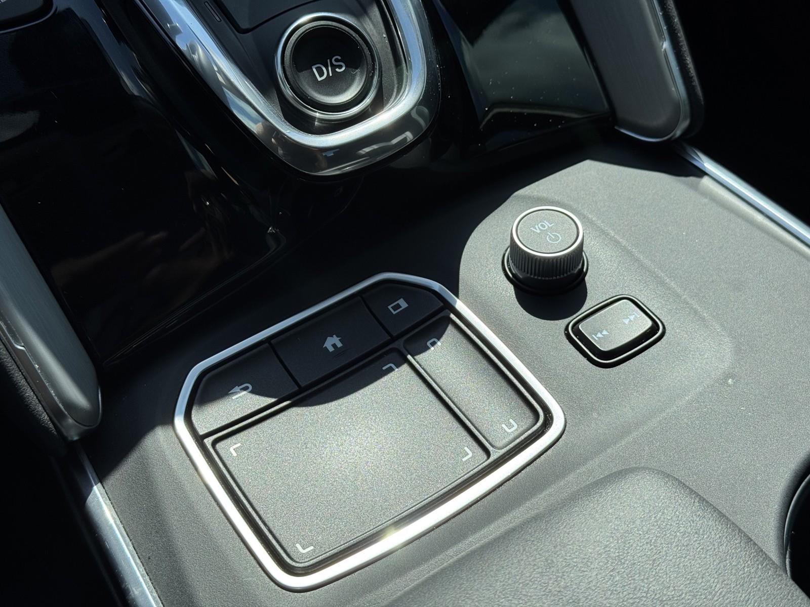 Vehicle image 20 of 23