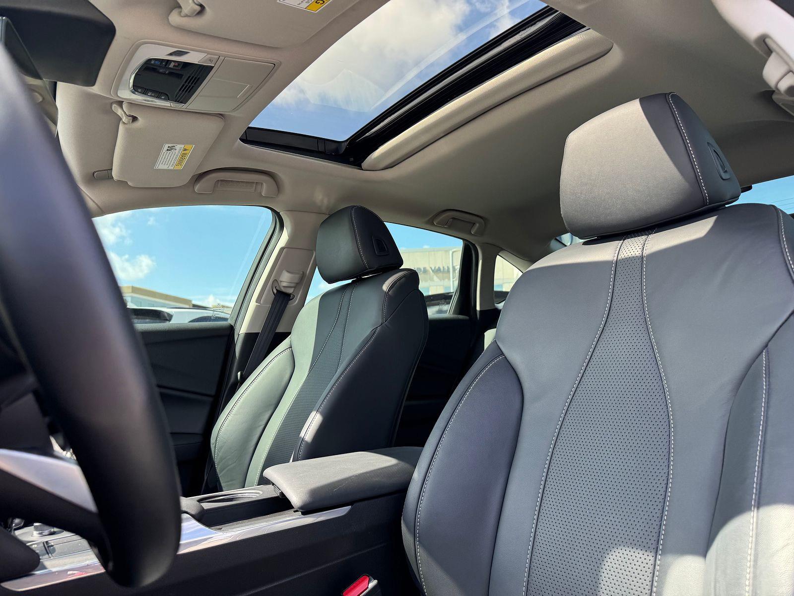 Vehicle image 11 of 23