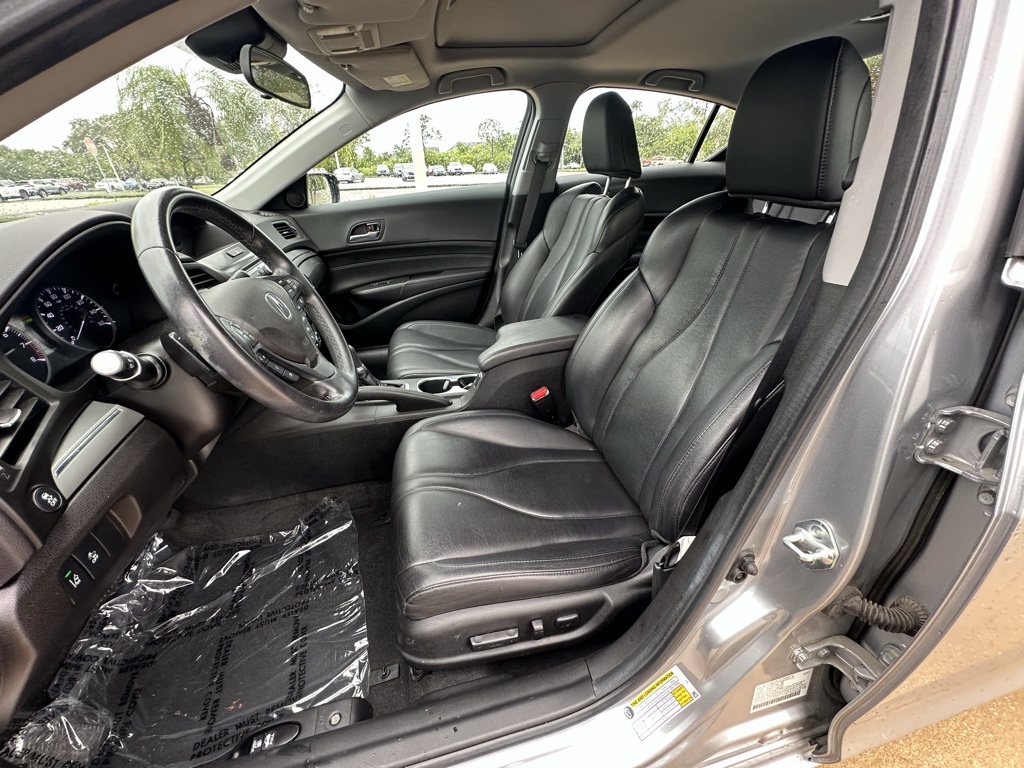 Vehicle image 26 of 34