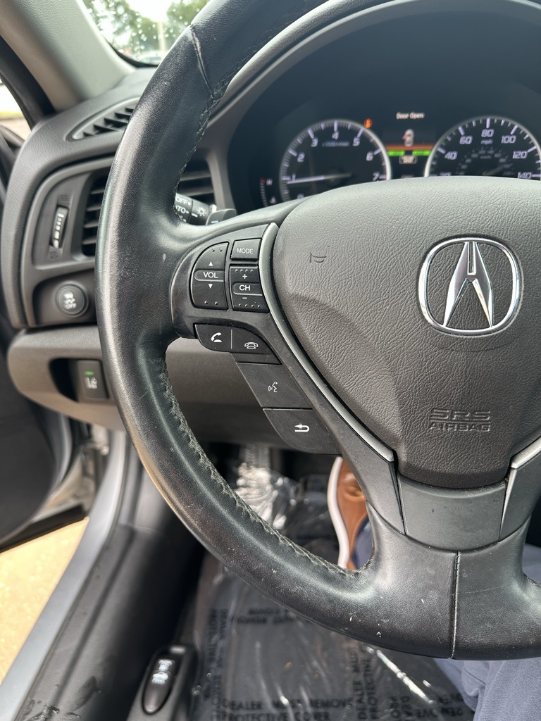 Vehicle image 23 of 34