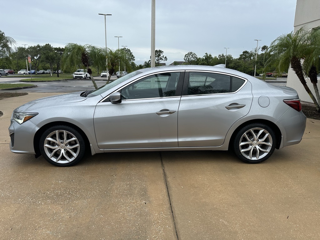 Vehicle image 8 of 34