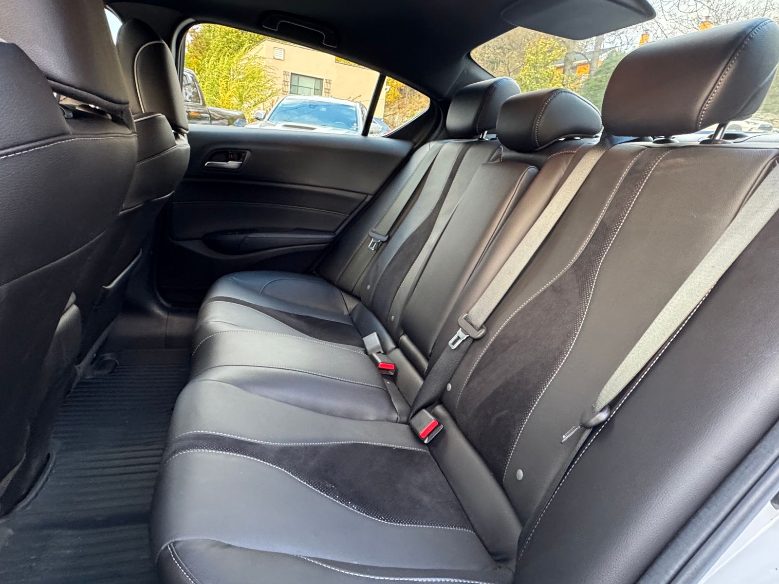 2022 Acura ILX Image 14 of 40