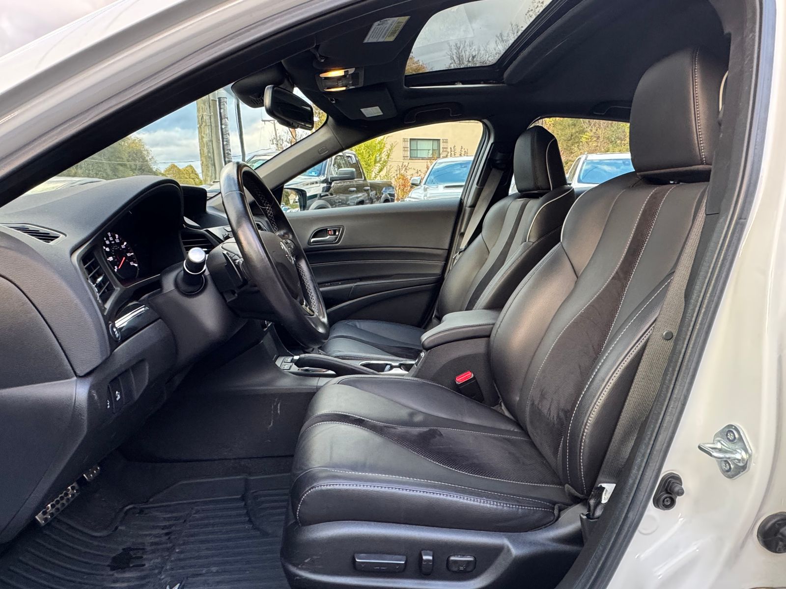 2022 Acura ILX Image 17 of 40