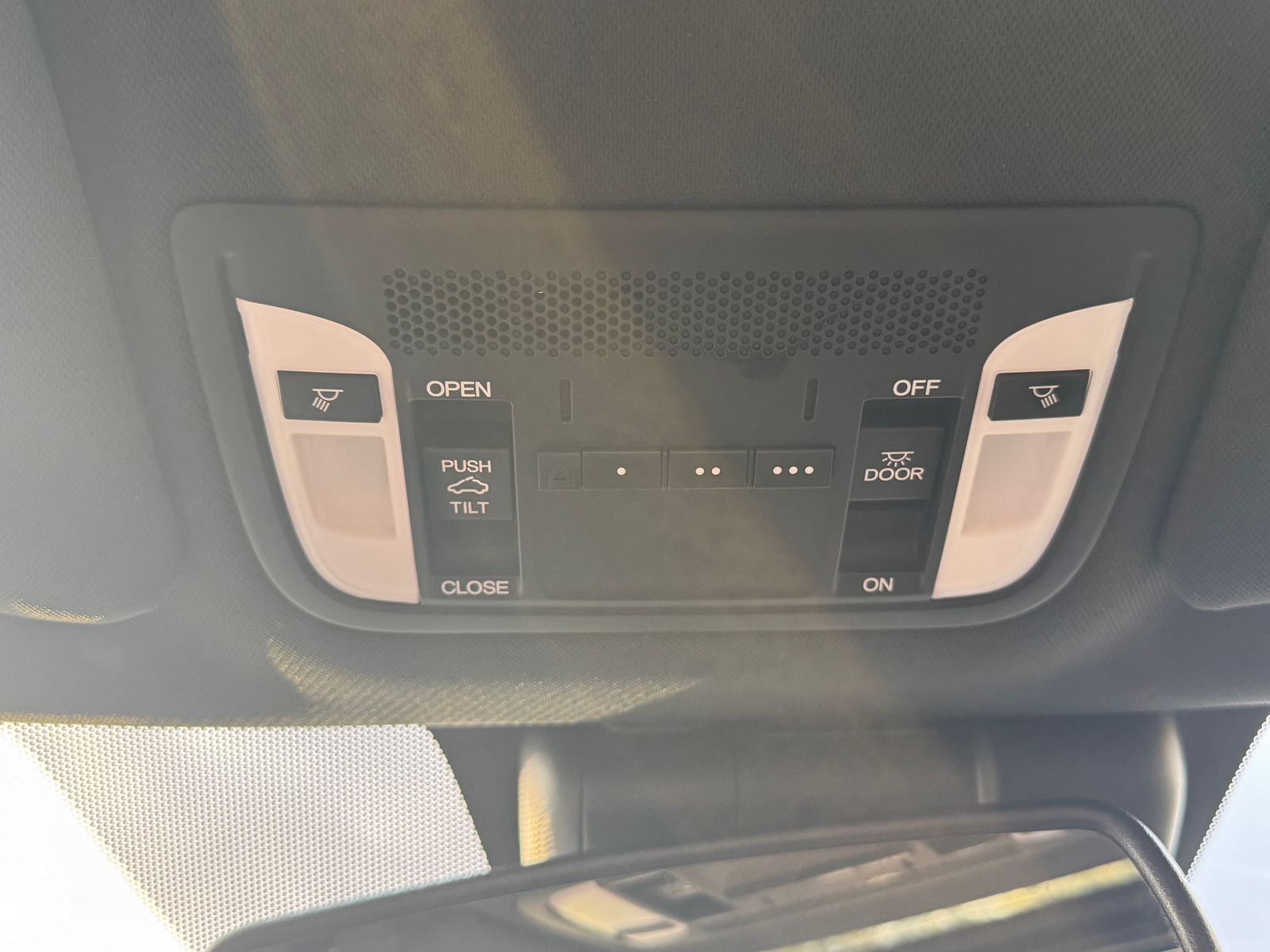 2022 Acura ILX Image 35 of 40