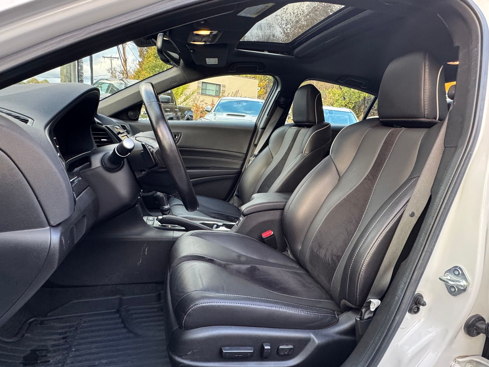 2022 Acura ILX Image 16 of 40