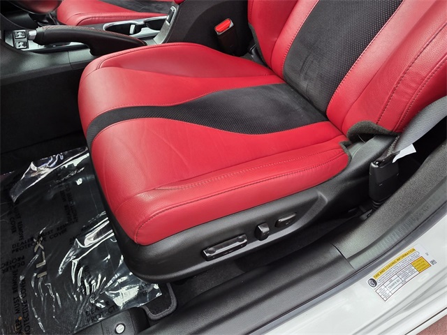 Vehicle image 14 of 34