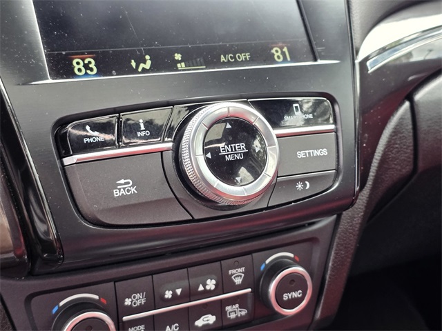 Vehicle image 23 of 34