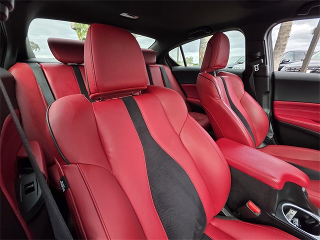 Vehicle image 10 of 34