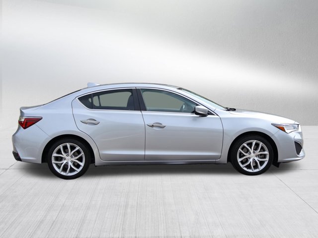 Vehicle image 4 of 57