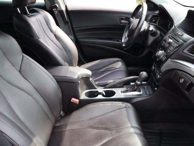 Vehicle image 13 of 57