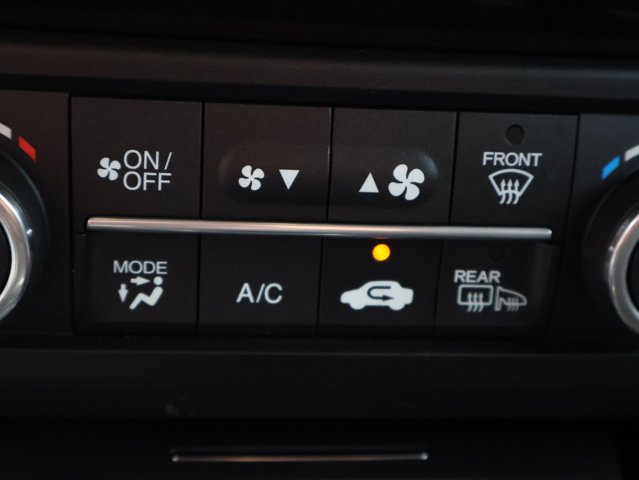 Vehicle image 32 of 57