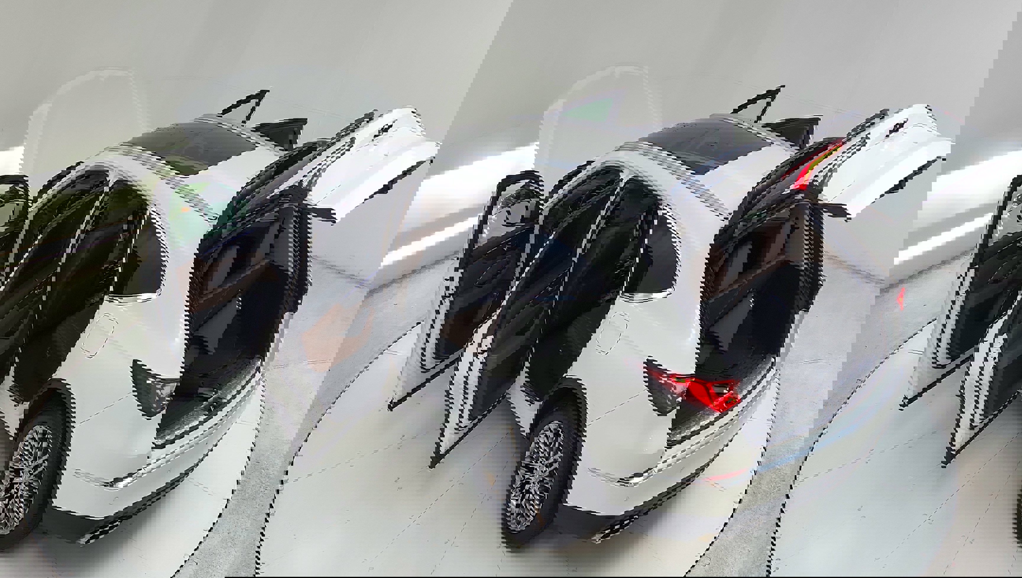 Vehicle image 17 of 38