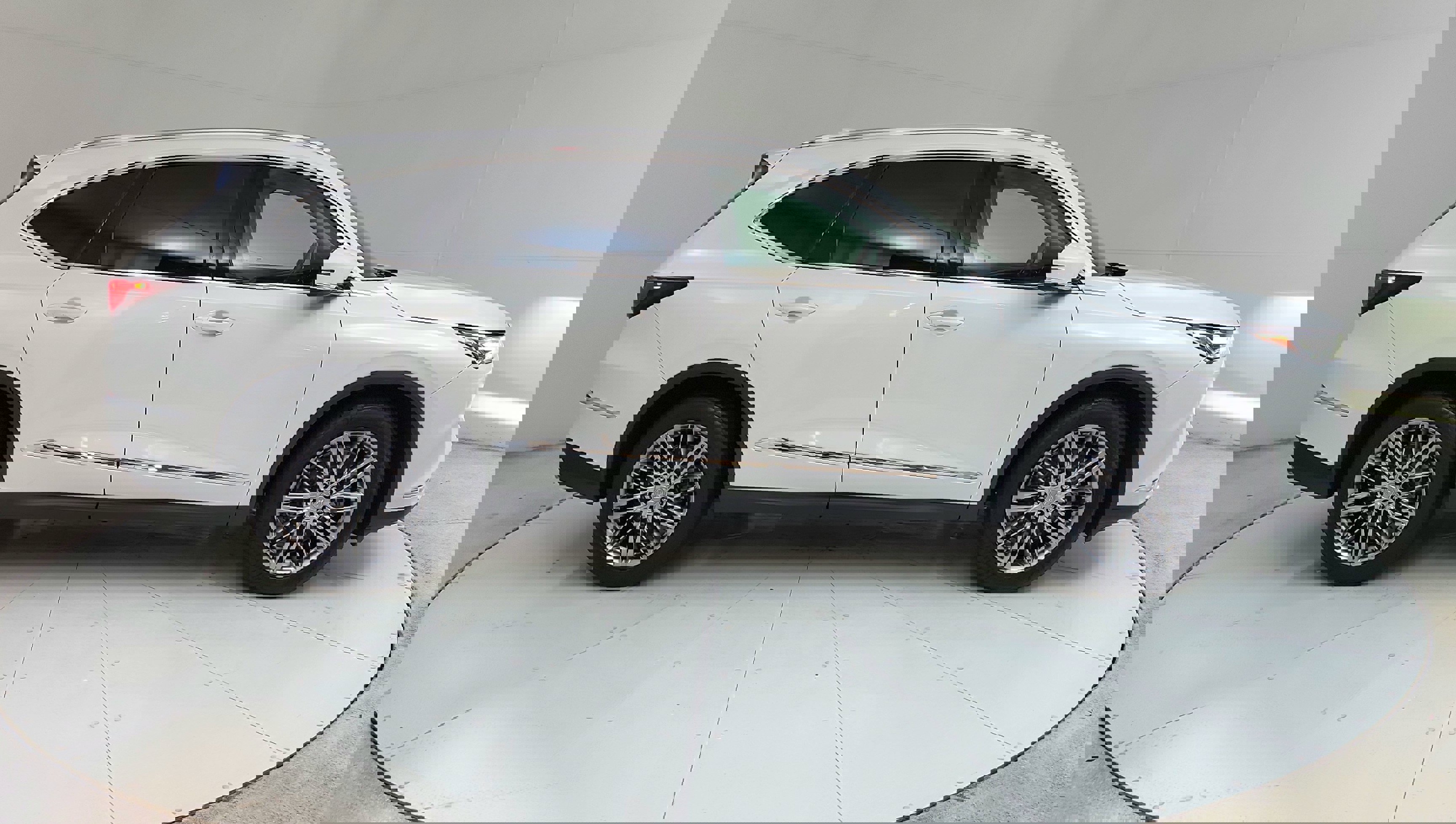 Vehicle image 10 of 38
