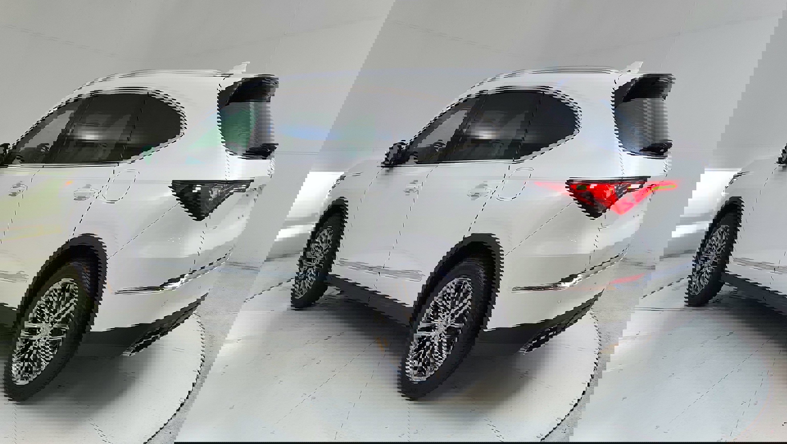 Vehicle image 18 of 38