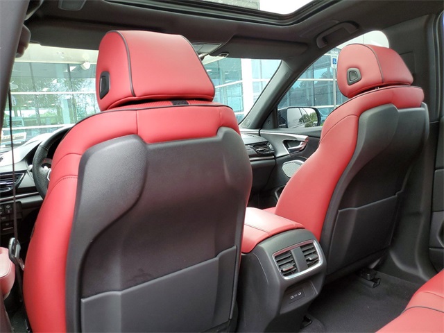 Vehicle image 31 of 36
