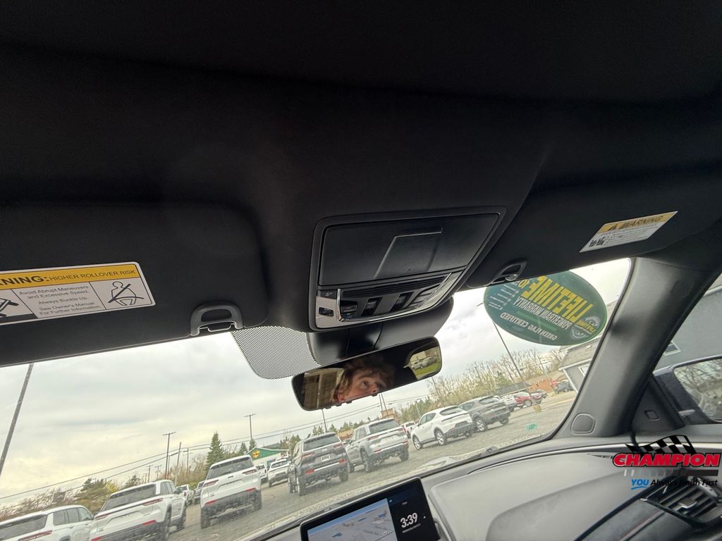 Vehicle image 20 of 29