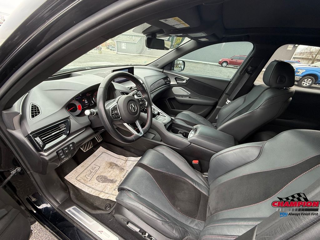 Vehicle image 17 of 29