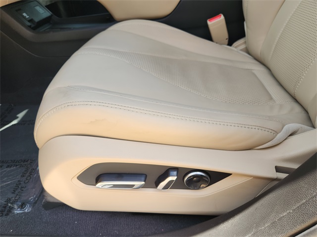 Vehicle image 22 of 23