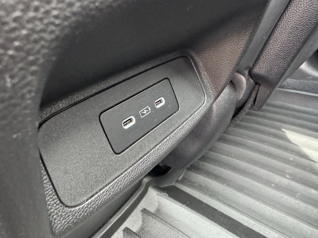 Vehicle image 34 of 50