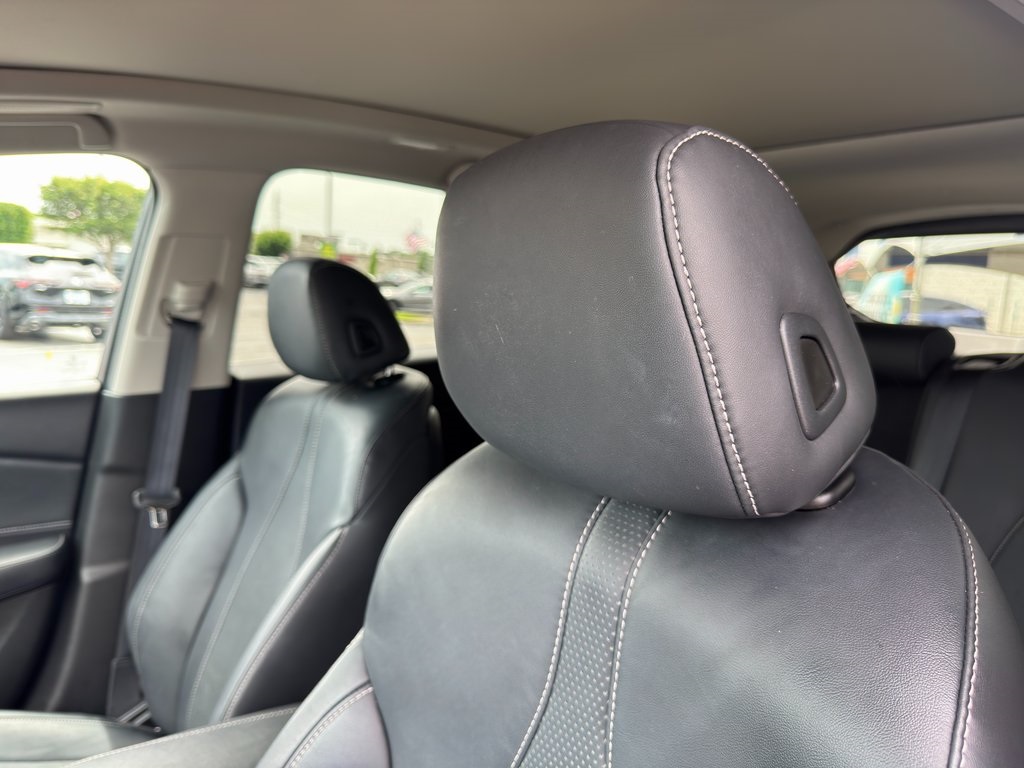 Vehicle image 13 of 50