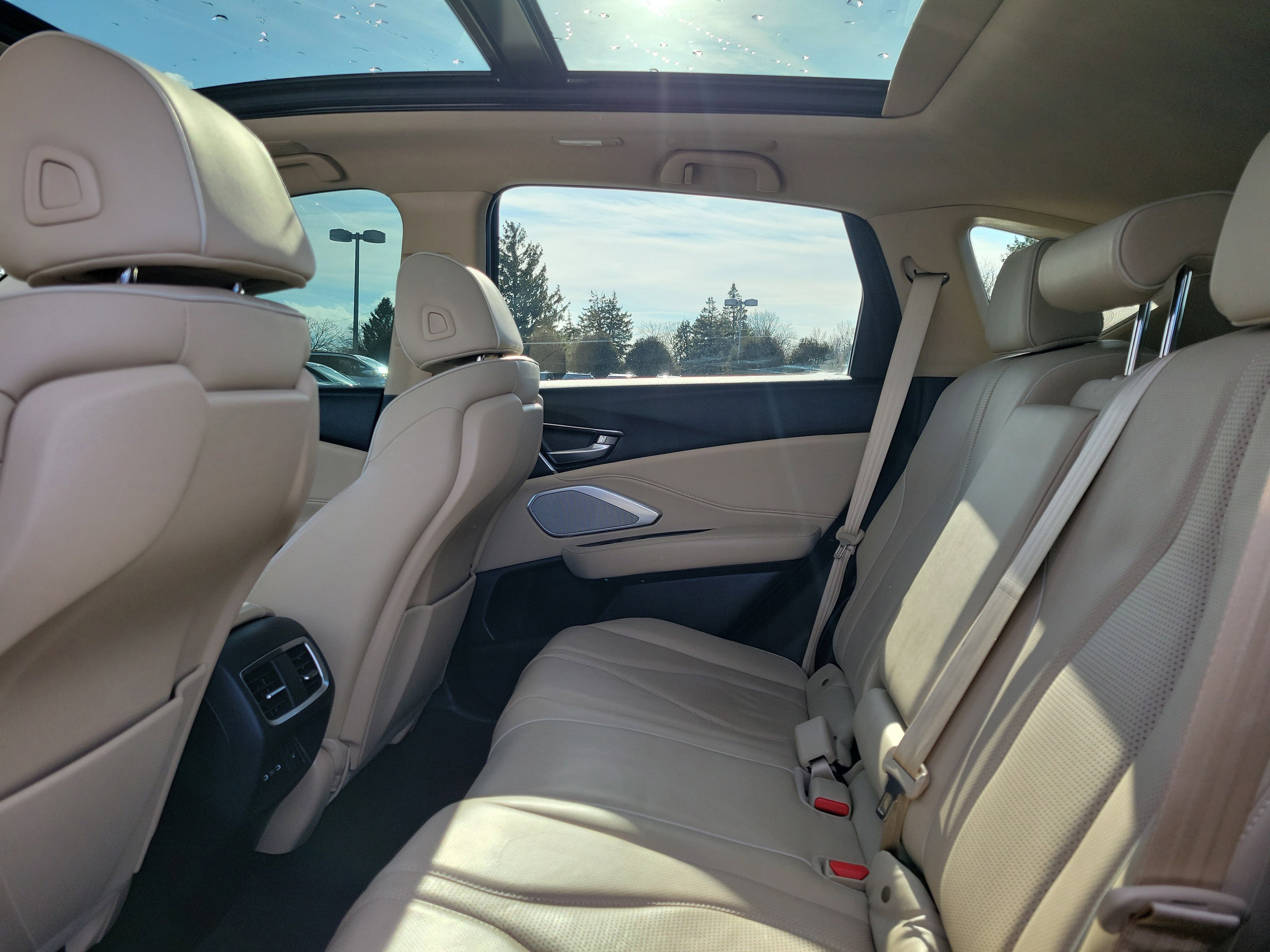 2022 Acura RDX Advance Image 7 of 30